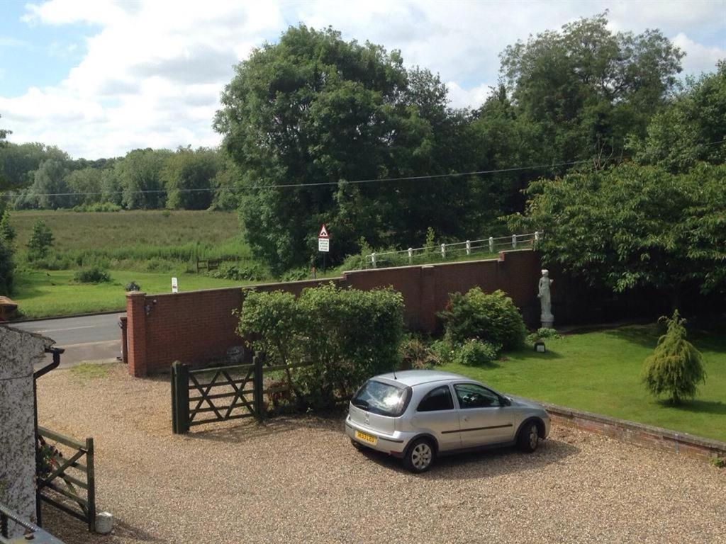 Bridge House B&B Coltishall Exterior photo